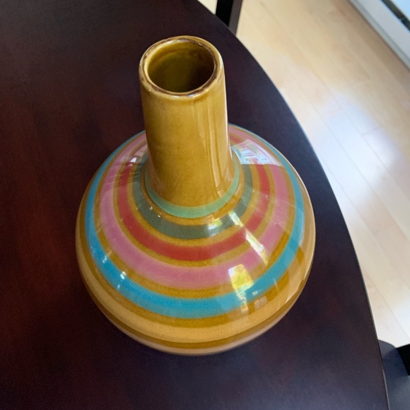 Vase - Picture 2 of 3